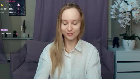 Nicoletta online show from March 14, 6:53 pm