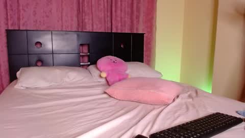 nicole online show from February 27, 6:24 am