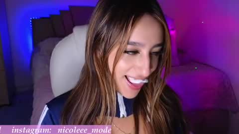 Nicole online show from May 26, 6:40 pm