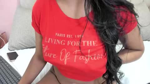 nicole_fisherr online show from October 19, 6:04 am