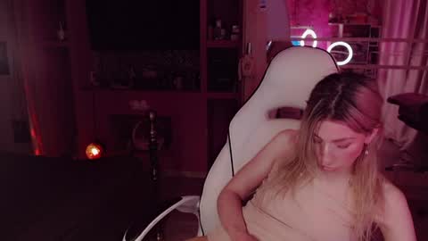 Nicole online show from May 18, 4:07 am