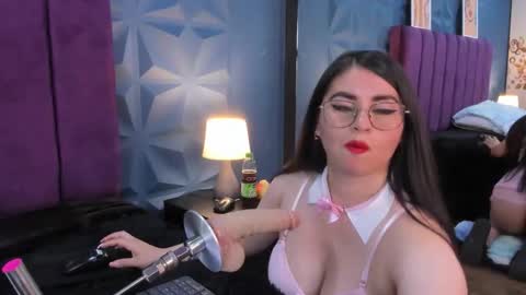 Nicole online show from March 18, 3:33 am