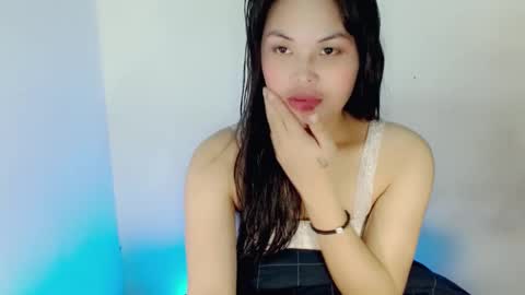 nicole_kiss01 online show from December 17, 11:28 am
