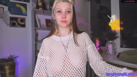 Nicole online show from May 9, 10:01 pm