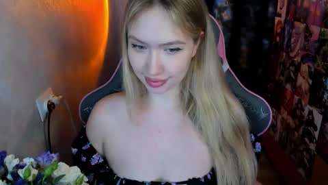 Nicole online show from November 10, 7:09 pm