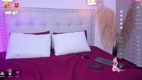Nicole online show from May 26, 1:54 pm