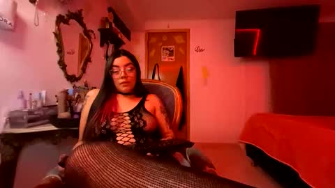 Nicole online show from May 19, 5:58 am