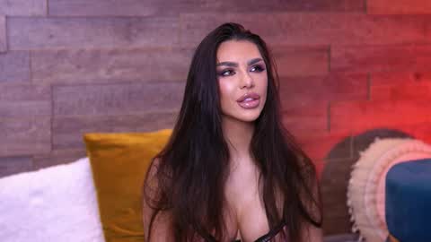 Nicole online show from December 19, 7:00 am