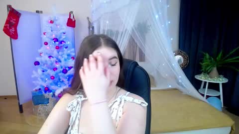 nicolefoxery online show from December 31, 3:23 am