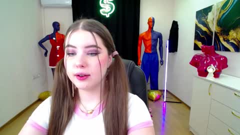 nicolefoxery online show from February 16, 6:21 pm
