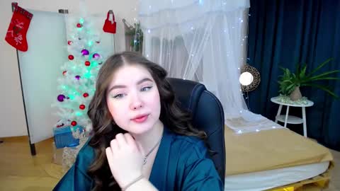 nicolefoxery online show from December 10, 6:49 pm