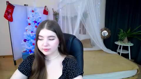 nicolefoxery online show from December 16, 3:19 am
