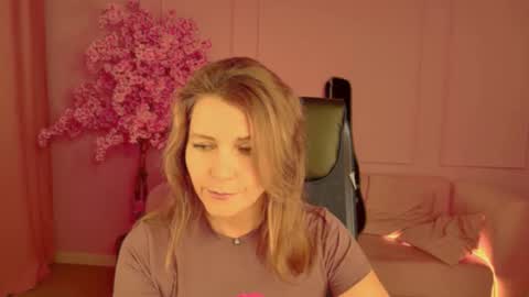 nicolehits online show from November 7, 9:48 am