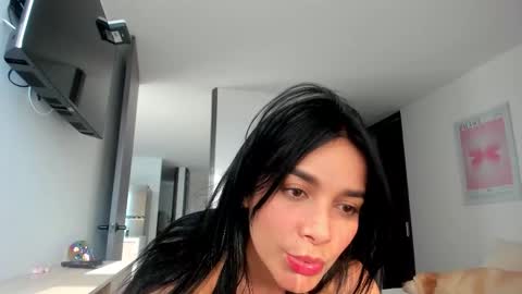 Nicole Manson online show from November 24, 9:28 pm