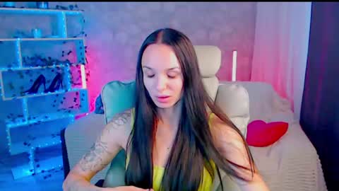 Nicole online show from August 9, 1:47 pm
