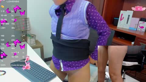 Nicolett Ryan  online show from January 7, 11:48 am