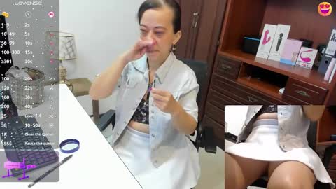 Nicolett Ryan  online show from February 22, 11:57 am
