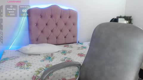 nicoll  online show from January 17, 3:30 pm