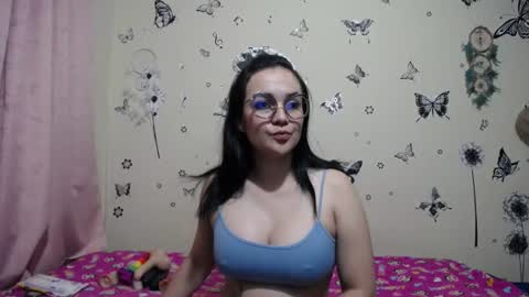 nicolle_sky online show from July 21, 8:26 am