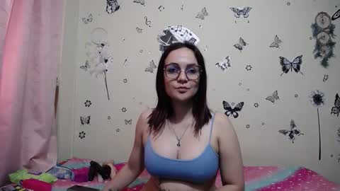 nicolle_sky online show from December 5, 4:30 pm