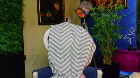 Nicolle online show from October 23, 12:11 pm