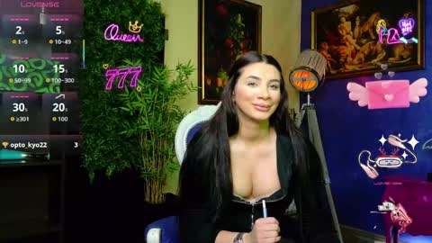 Nicolle online show from May 13, 8:09 am