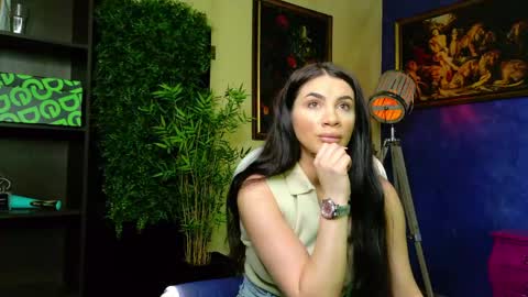 Nicolle online show from May 11, 9:44 am