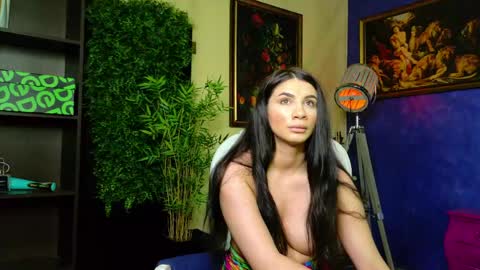 Nicolle online show from May 11, 2:45 pm