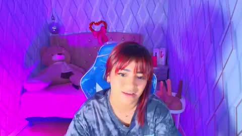 Nicolle Miley online show from February 8, 4:05 am