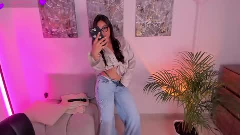 Nicollewest online show from May 1, 3:21 am