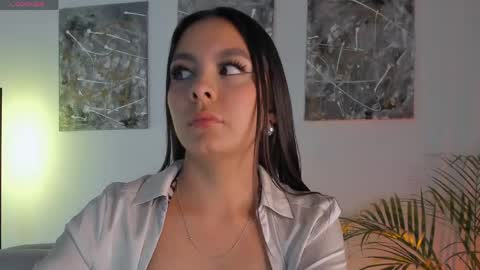 Nicollewest online show from May 25, 11:48 pm