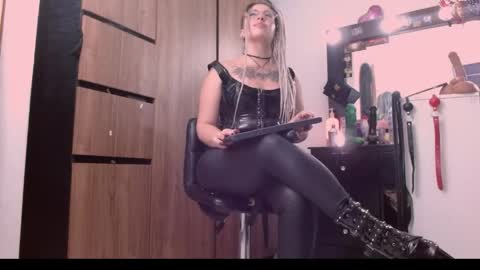 nicolmiss online show from May 16, 1:30 am