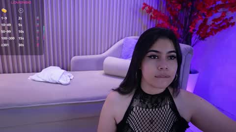 nicooroobin online show from February 19, 11:28 am