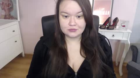 Holly online show from February 17, 5:40 am