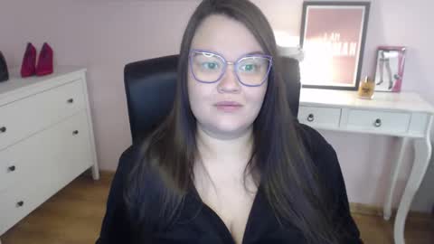 Holly online show from February 10, 5:32 am