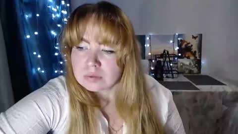 nightlaura online show from January 5, 4:38 pm
