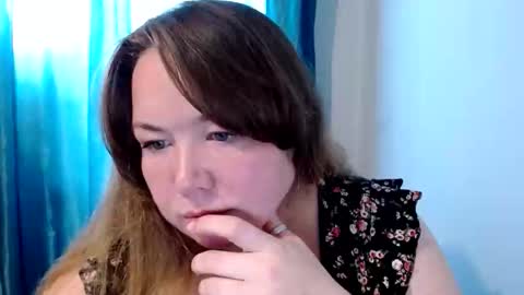 nightlaura online show from October 8, 9:46 am