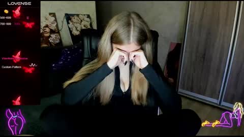 nigo_nika online show from October 17, 2:53 pm