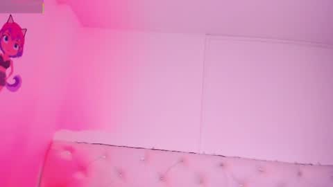 Nicolle  online show from July 11, 7:36 pm
