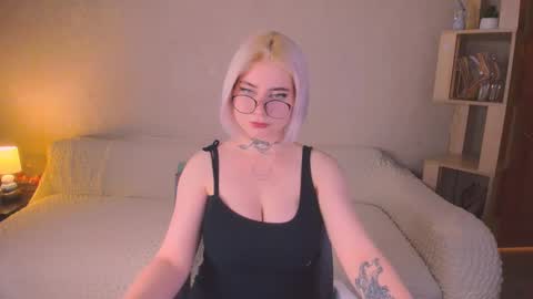 Snapshot of nikarocks chatting on January 28, 6:28 pm nikarocks online show from January 28, 6:28 pm