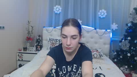 nikastarkk online show from December 19, 7:29 pm