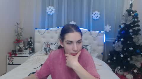 nikastarkk online show from December 9, 7:18 pm