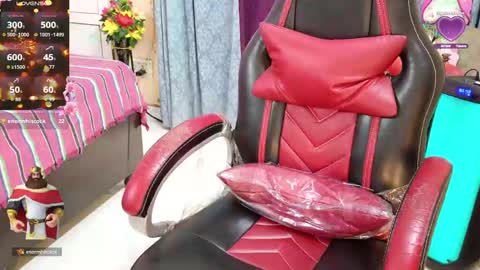 nikatheempress online show from May 22, 7:17 am