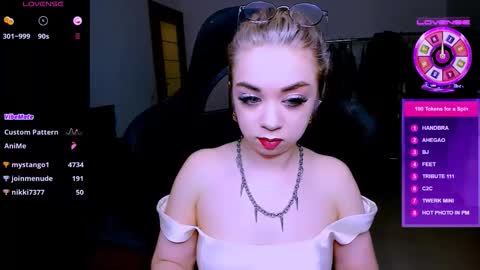 nikigoddesss online show from April 9, 6:19 am