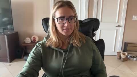 NikkiCums online show from December 2, 6:32 pm