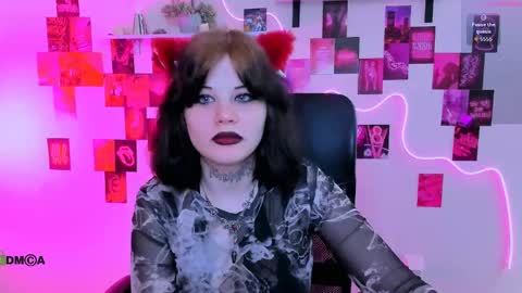 nikki_kiss_ online show from May 14, 9:15 am