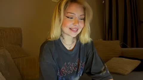 nicolette online show from December 27, 8:50 pm