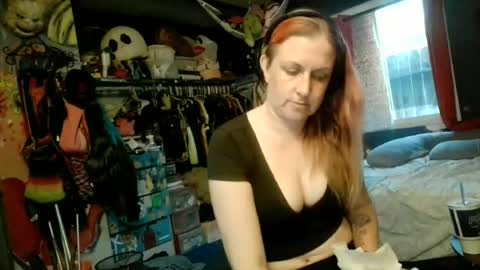 Nikkie online show from June 21, 2:37 am