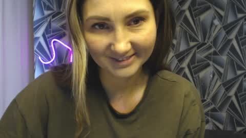 nikkikiss___ online show from May 25, 1:15 am