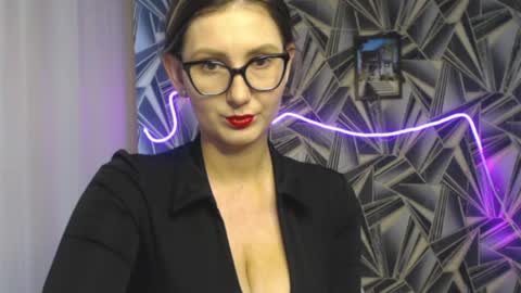 nikkikiss___ online show from May 26, 1:27 am